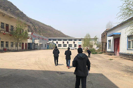 空壓機余熱回收系統(tǒng)：廣眾工程師勘察客戶現(xiàn)場