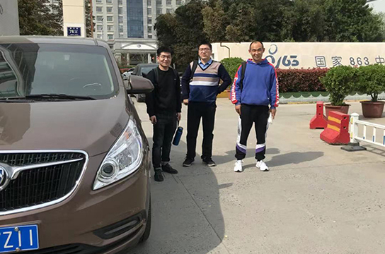 安裝無人值守空壓機(jī)在線監(jiān)控系統(tǒng) 廣眾技術(shù)人員出發(fā)了