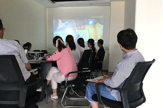 廣眾科技與時俱進  業(yè)務(wù)人員進行電商學習