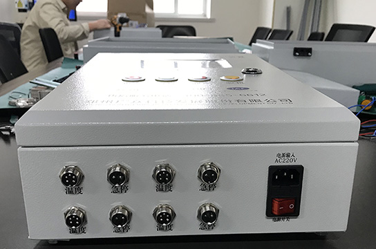 一拖三液晶顯示屏款儲氣罐超溫保護裝置發(fā)貨